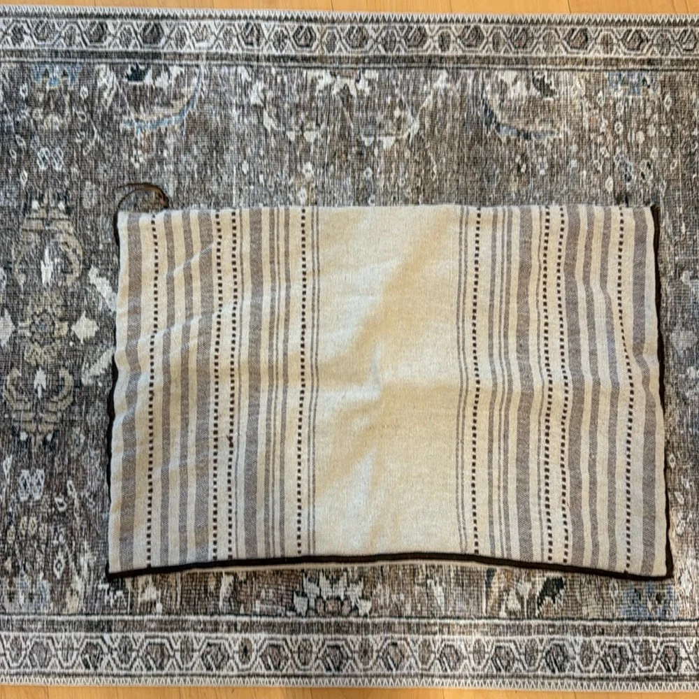 Crate & Barrel heavy linen pillow cover 22 x 15